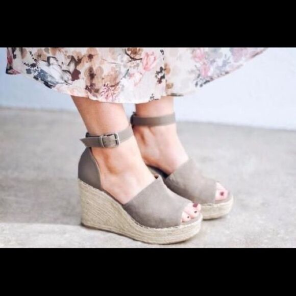 Steve MADDEN Suede Jaylen Wedge Espadrilles Summer Sandals Tan 10 - Picture 4 of 14